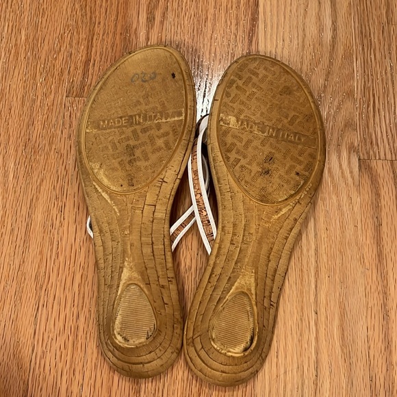 Italian Shoemakers White and Gild Cork Kitten Heels - Picture 6 of 8